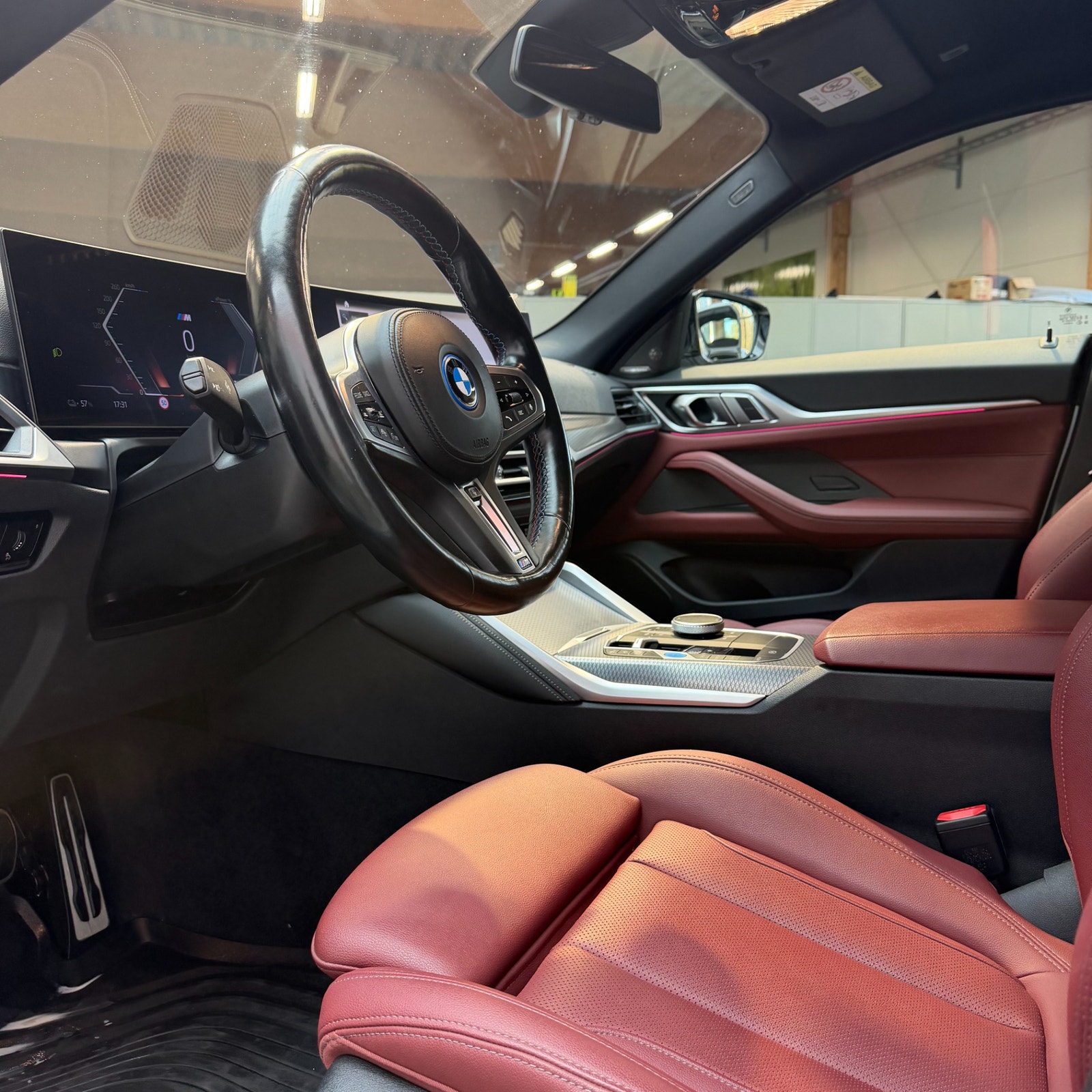 BMW i4 M50 xDrive M Sport Charged H&K 360° Dragkrok "20" MOMS 2024 - miniatyr 8
