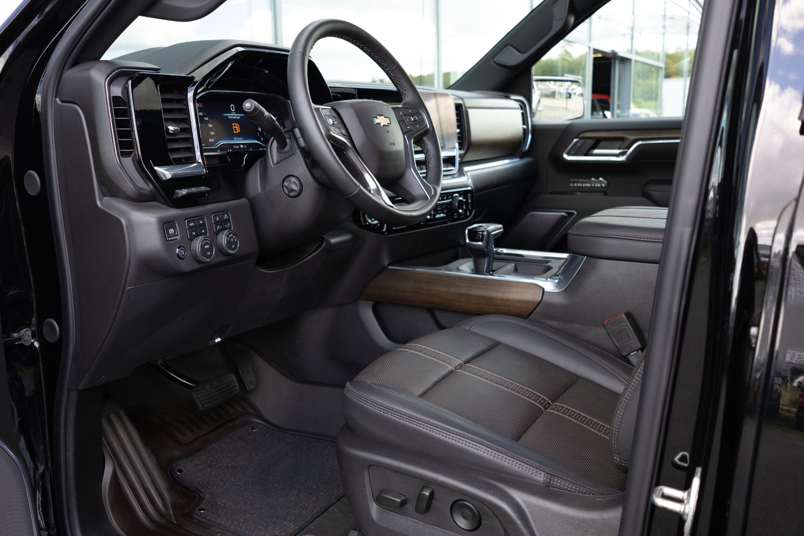 Chevrolet Silverado High Country 3.0 Duramax 4WD Drag 2026 - miniatyr 11