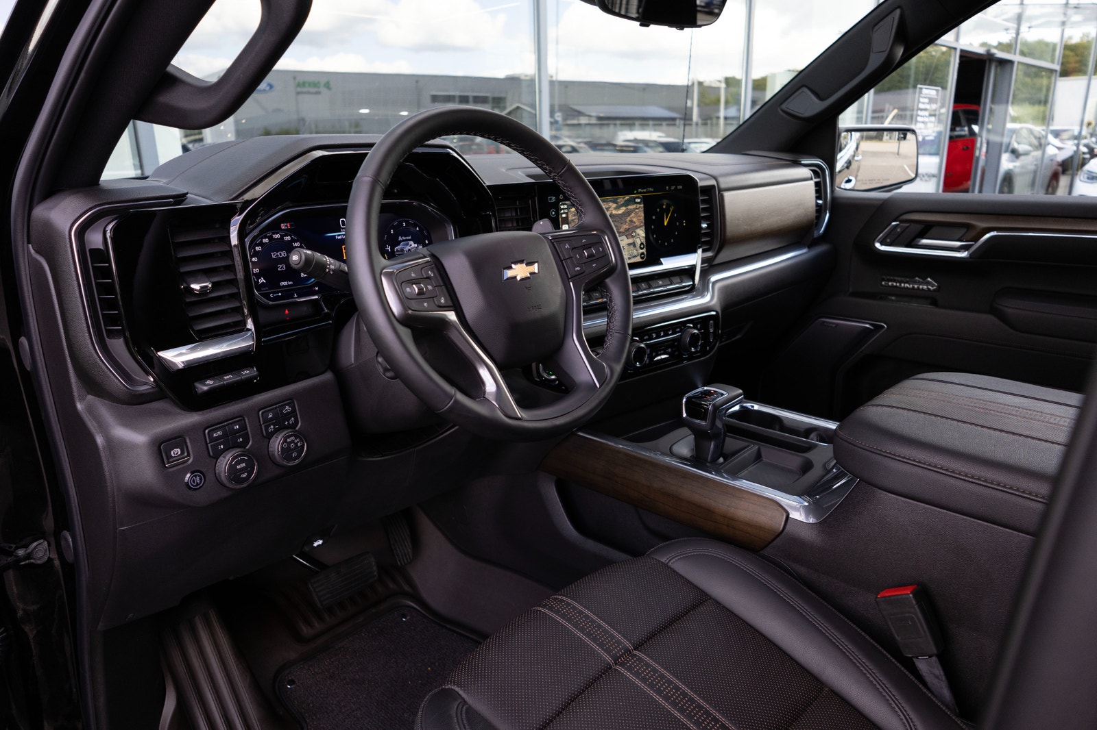 Chevrolet Silverado High Country 3.0 Duramax 4WD Drag 2026 - miniatyr 12