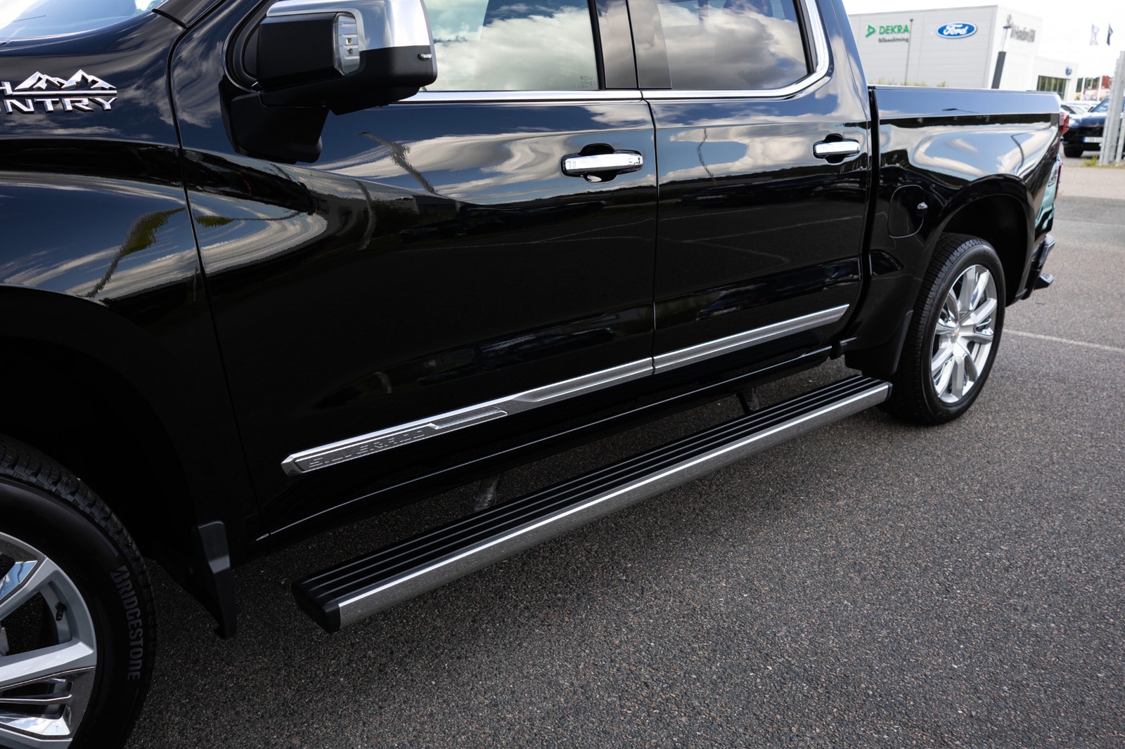 Chevrolet Silverado High Country 3.0 Duramax 4WD Drag 2026 - miniatyr 19