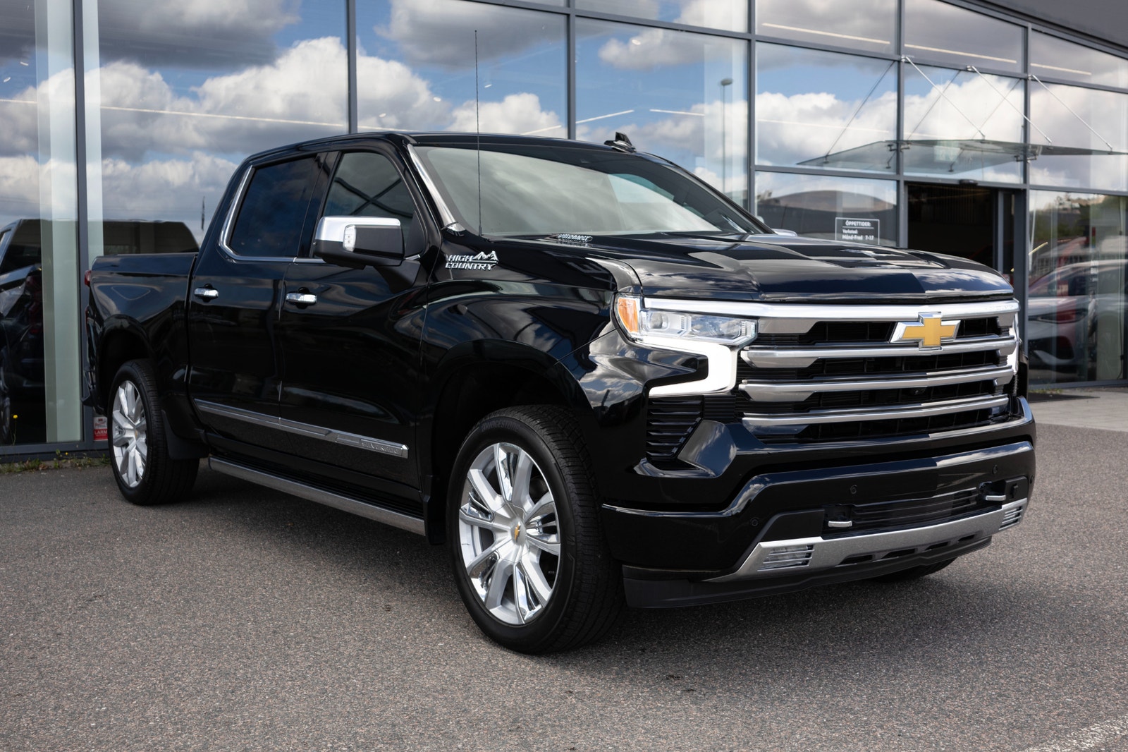 Chevrolet Silverado High Country 3.0 Duramax 4WD Drag 2026 - miniatyr 3