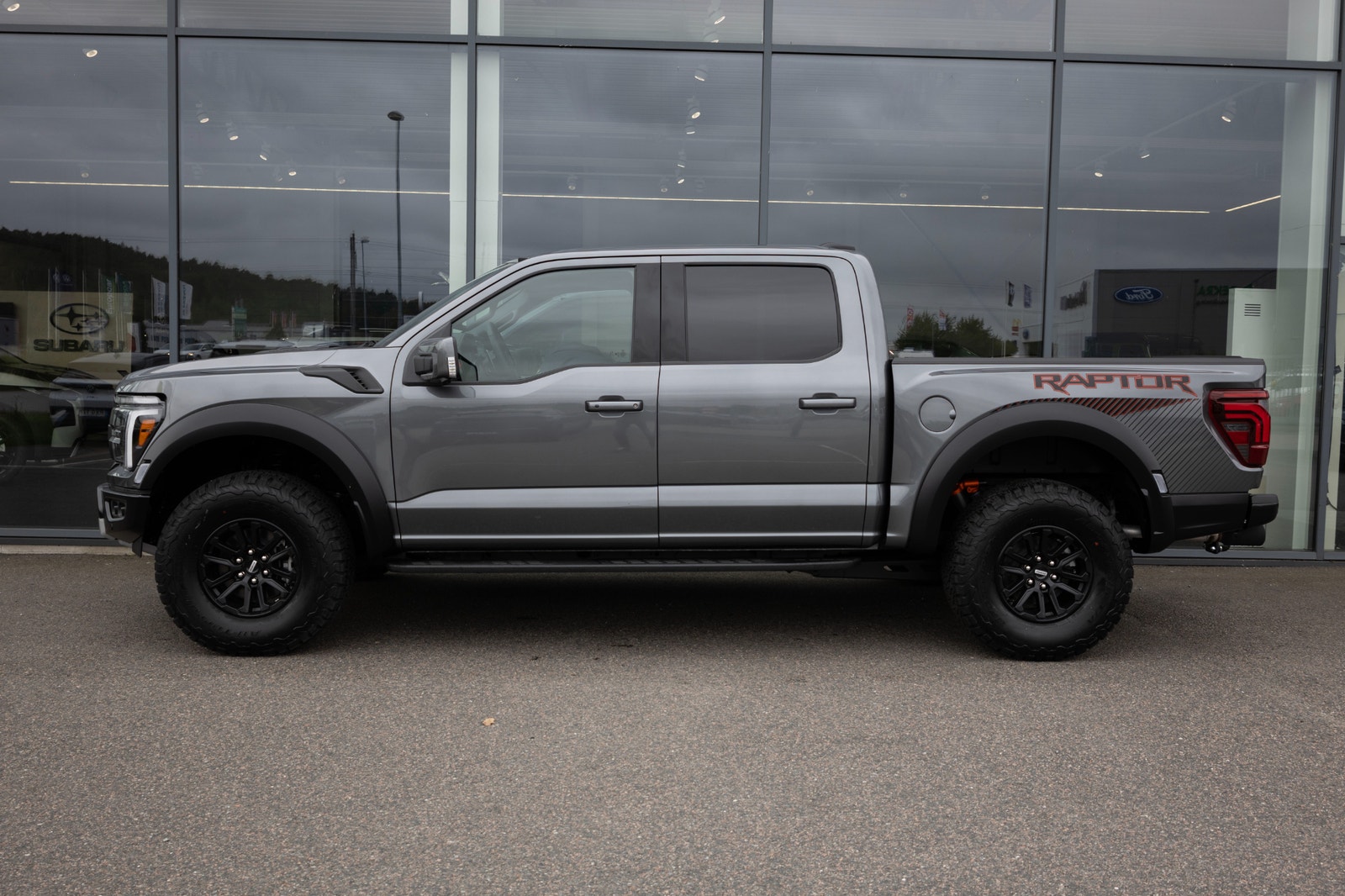Ford F-150 NYA RAPTOR 2026 / FOX RACING SHOX / SNABB LEVERANS 2026 - miniatyr 4