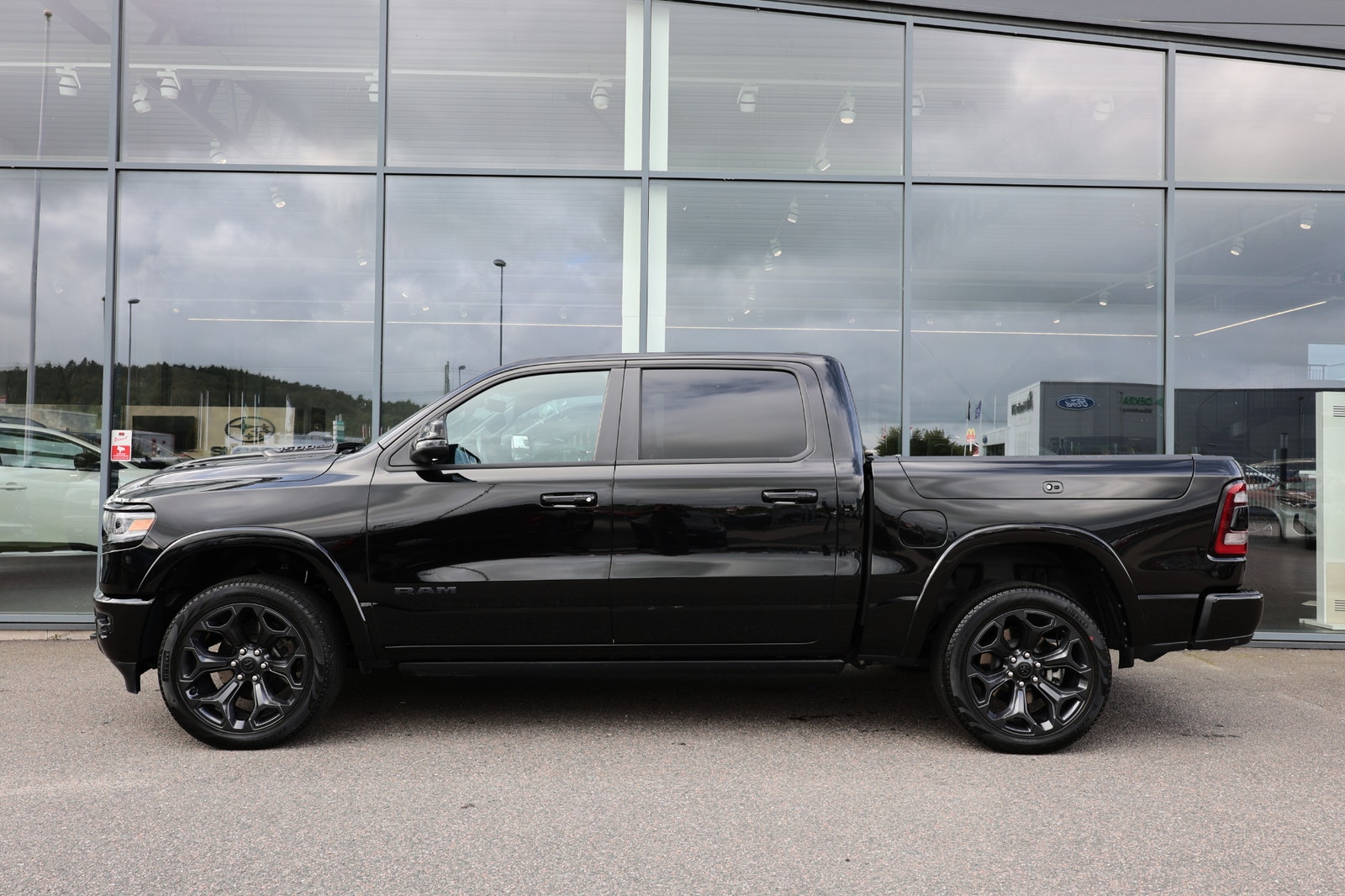 Dodge RAM 1500 5.7 V8 HEMI Limited Rambox Multilucka LÅGSKATT 2024 - miniatyr 5