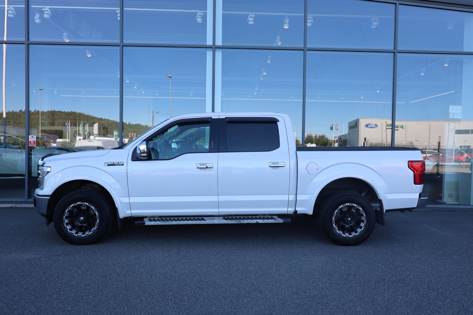 Ford F-150 SuperCrew 5.0 V8 401hk Lariat Flaklock Pano B&O MOMS 2018 - miniatyr 5