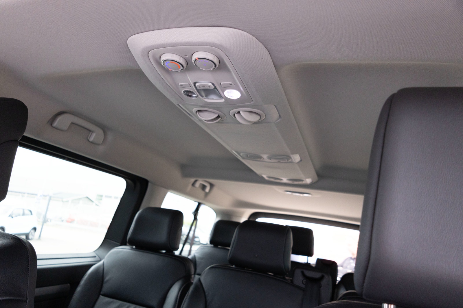 Peugeot Traveller 2.2 BlueHDi 180hk Allure 8-Sits Läder Adaptiv Farthåll 2026 - miniatyr 17