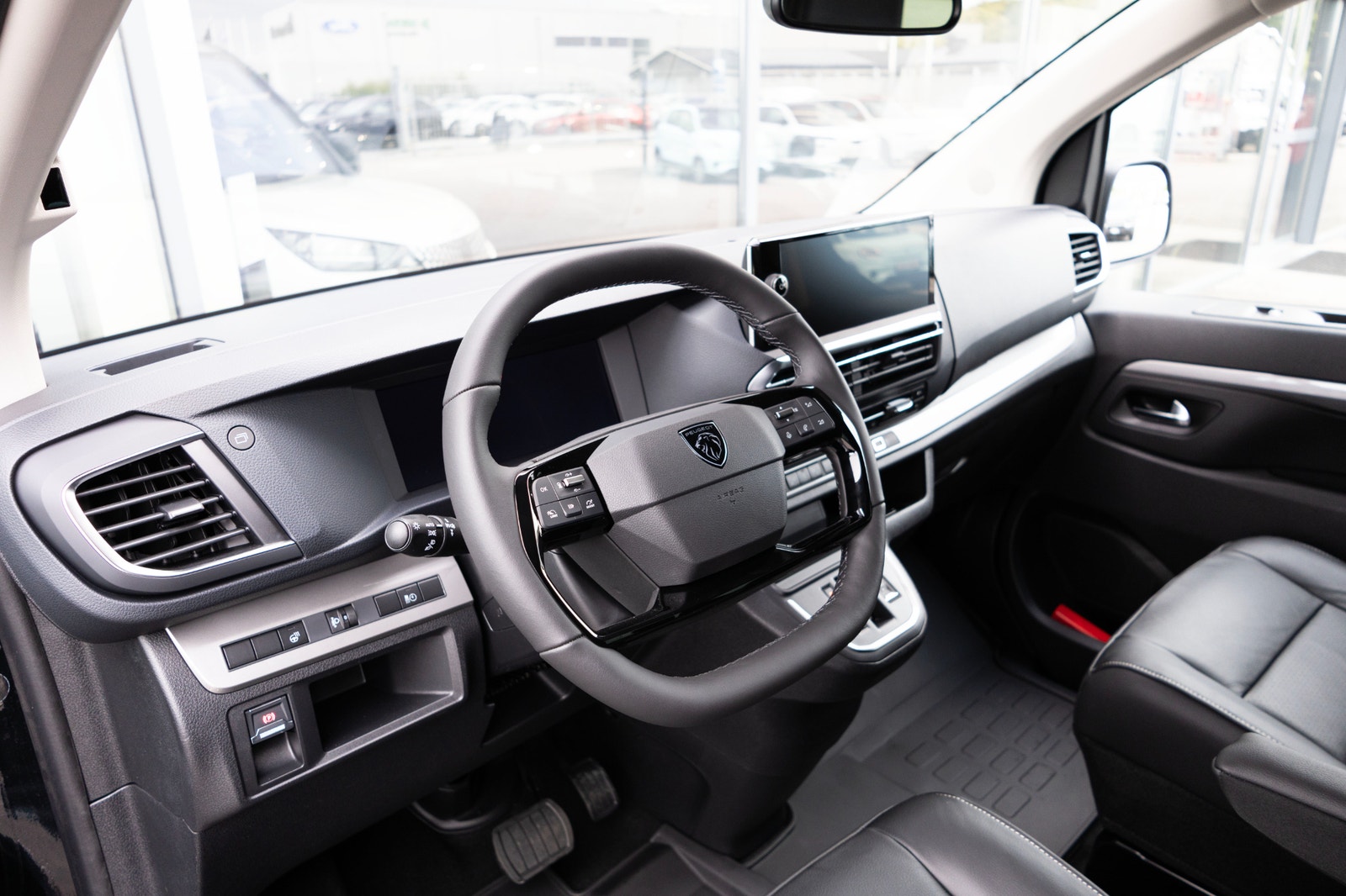 Peugeot Traveller 2.2 BlueHDi 180hk Allure 8-Sits Läder Adaptiv Farthåll 2026 - miniatyr 9