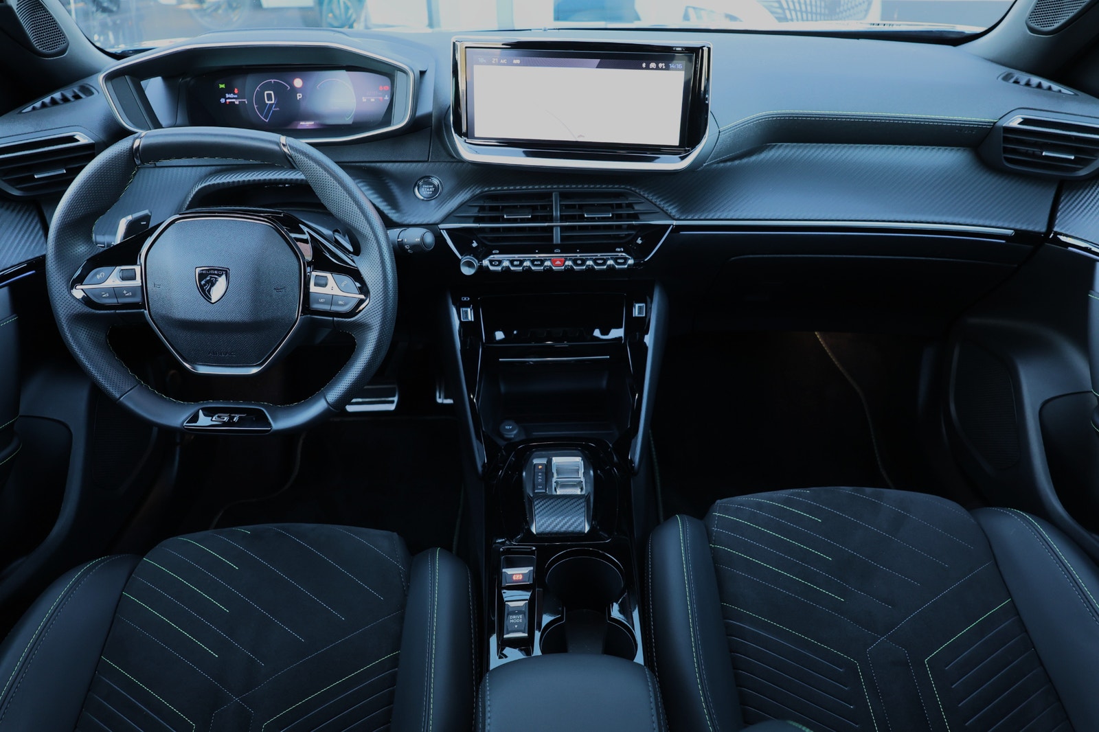 Peugeot 2008 GT Hybrid 145hk Aut Panoramaglastak 2025 - miniatyr 11
