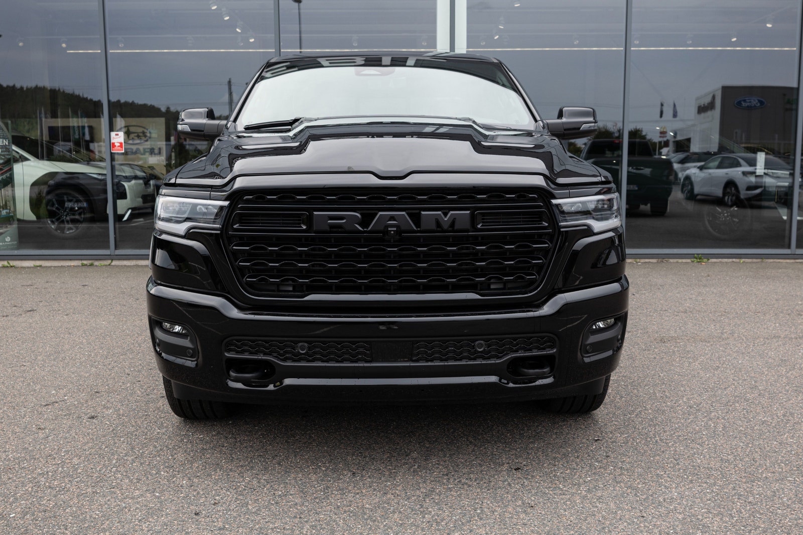 Dodge RAM 1500 Limited Night Edition V8 5.7L HEMI Rambox Multilucka 2026 - miniatyr 2