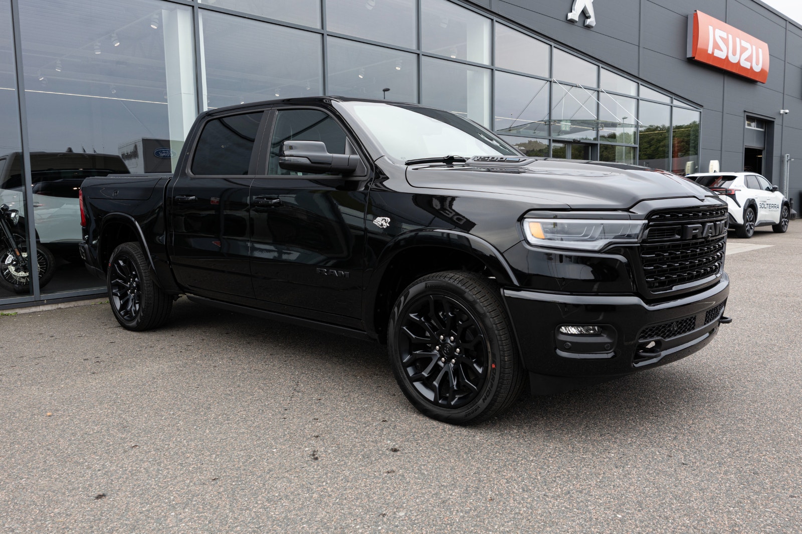 Dodge RAM 1500 Limited Night Edition V8 5.7L HEMI Rambox Multilucka 2026 - miniatyr 3