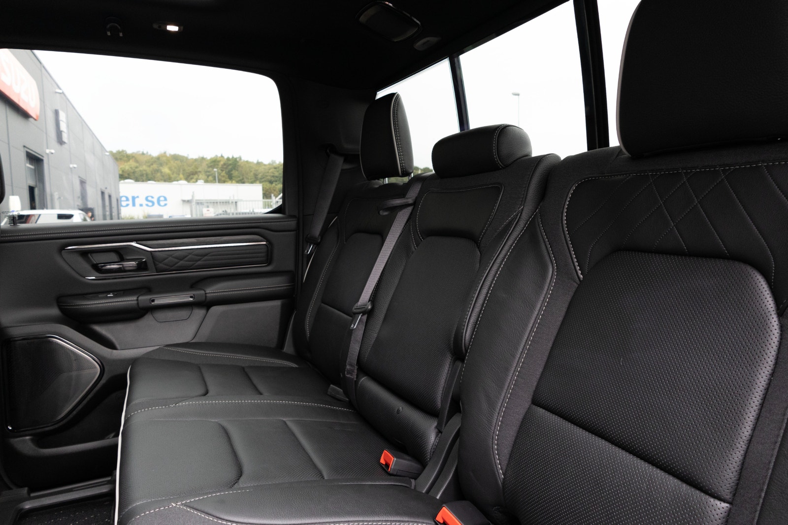 Dodge RAM 1500 Limited Night Edition V8 5.7L HEMI Rambox Multilucka 2026 - miniatyr 21