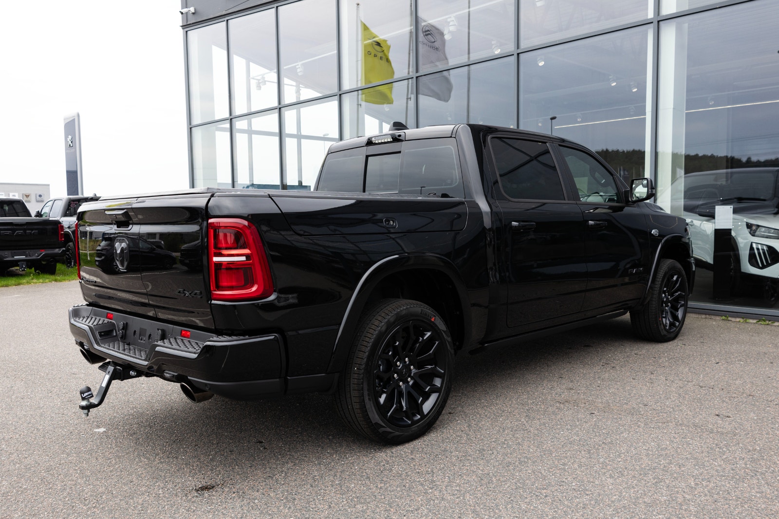 Dodge RAM 1500 Limited Night Edition V8 5.7L HEMI Rambox Multilucka 2026 - miniatyr 5