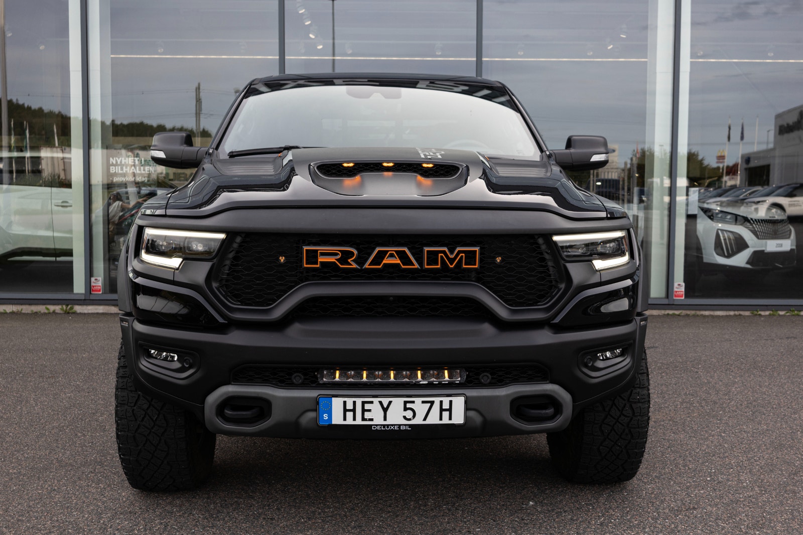 Dodge RAM 1500 TRX 6.2 V8 711 hk / 1 ägare / Ferrita Sportsystem / 2022 - miniatyr 2