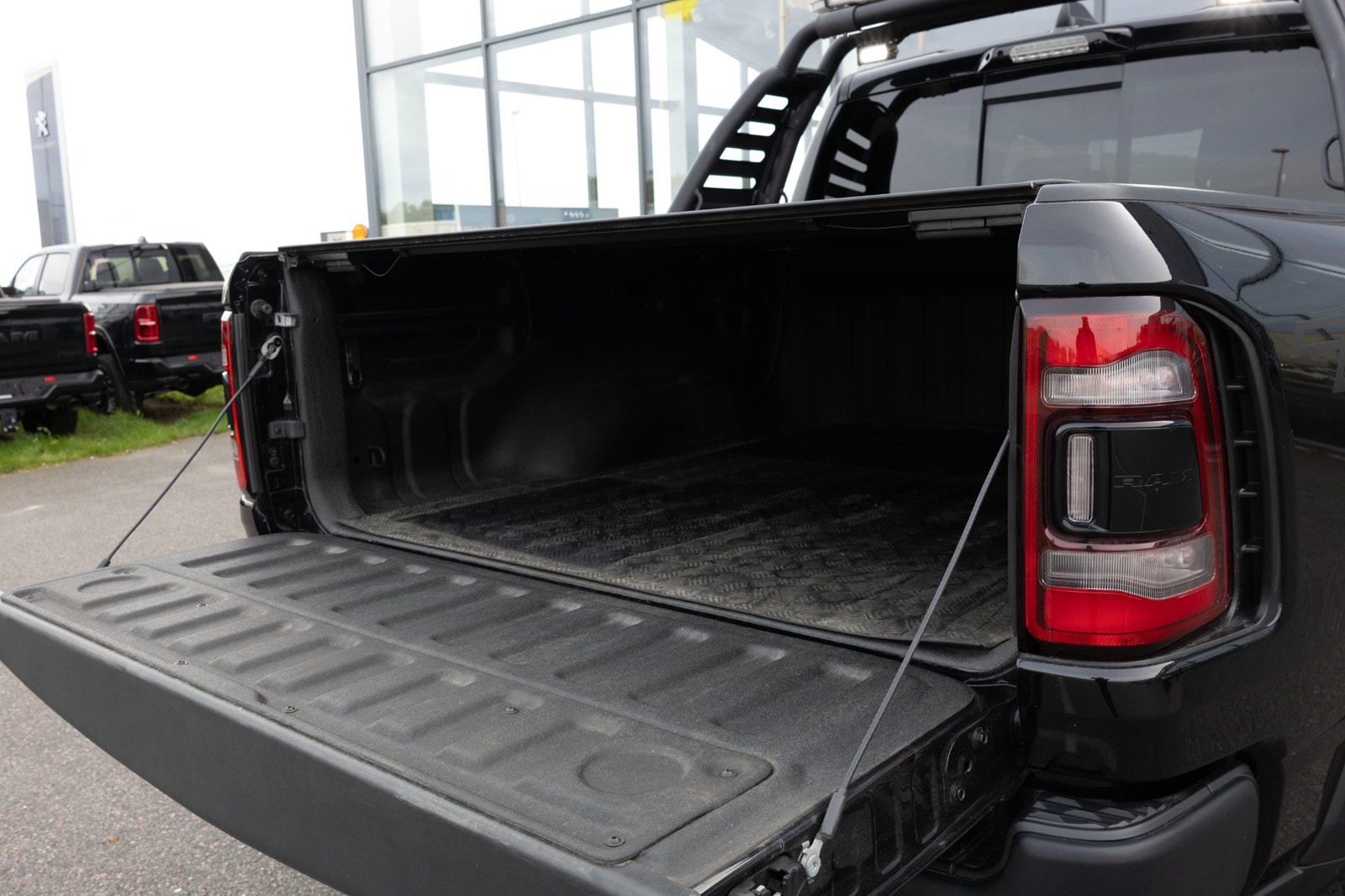Dodge RAM 1500 TRX 6.2 V8 711 hk / 1 ägare / Ferrita Sportsystem / 2022 - miniatyr 19