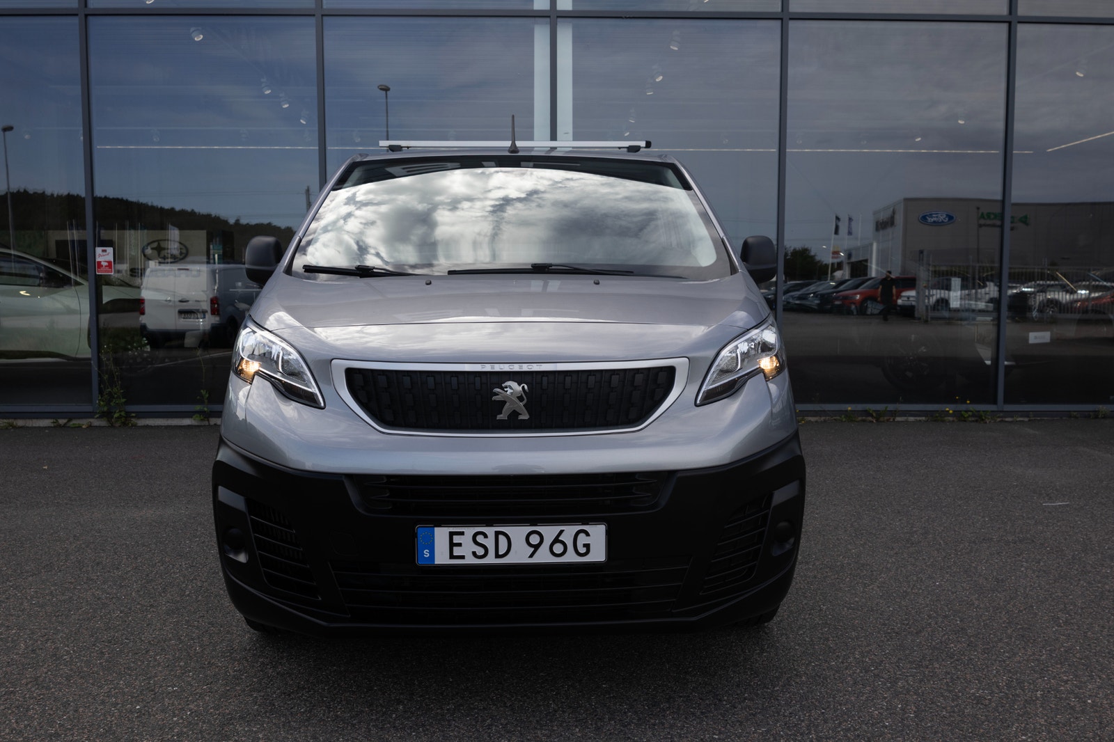 Peugeot Expert PRO L3 BlueHDi 120 hk 2.0L / 5.180 mil / 1 ägare / Moms 2021 - miniatyr 2