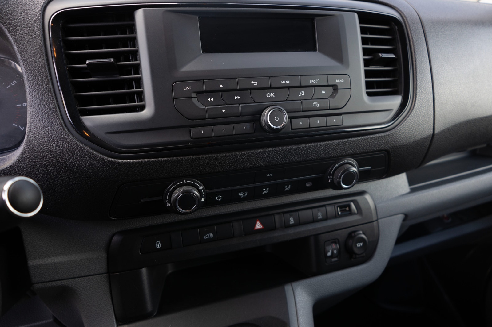 Peugeot Expert PRO L3 BlueHDi 120 hk 2.0L / 5.180 mil / 1 ägare / Moms 2021 - miniatyr 11