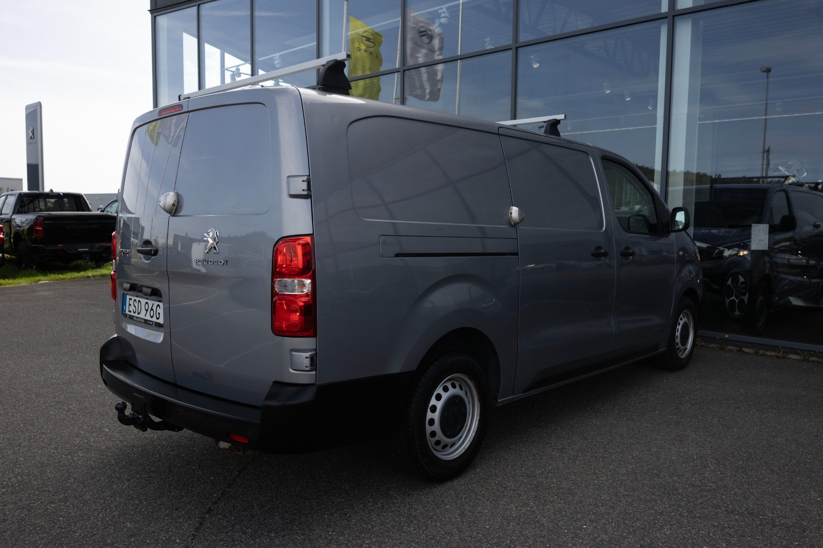 Peugeot Expert PRO L3 BlueHDi 120 hk 2.0L / 5.180 mil / 1 ägare / Moms 2021 - miniatyr 4