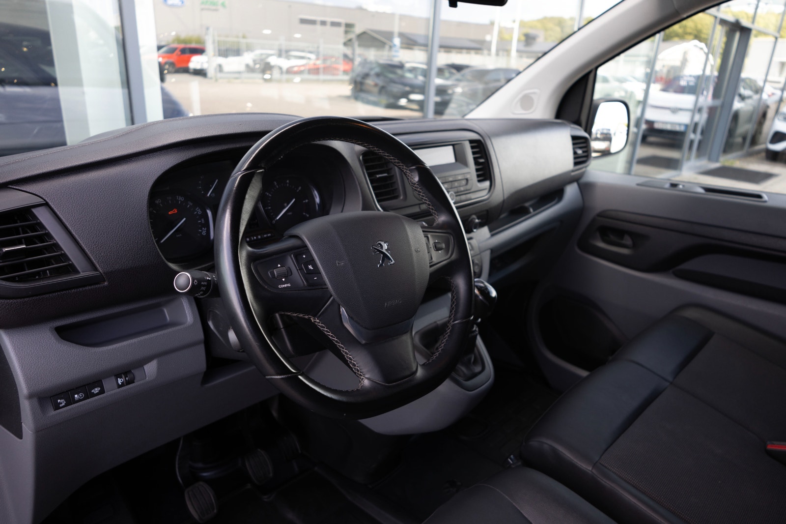Peugeot Expert PRO L3 BlueHDi 120 hk 2.0L / 5.180 mil / 1 ägare / Moms 2021 - miniatyr 8