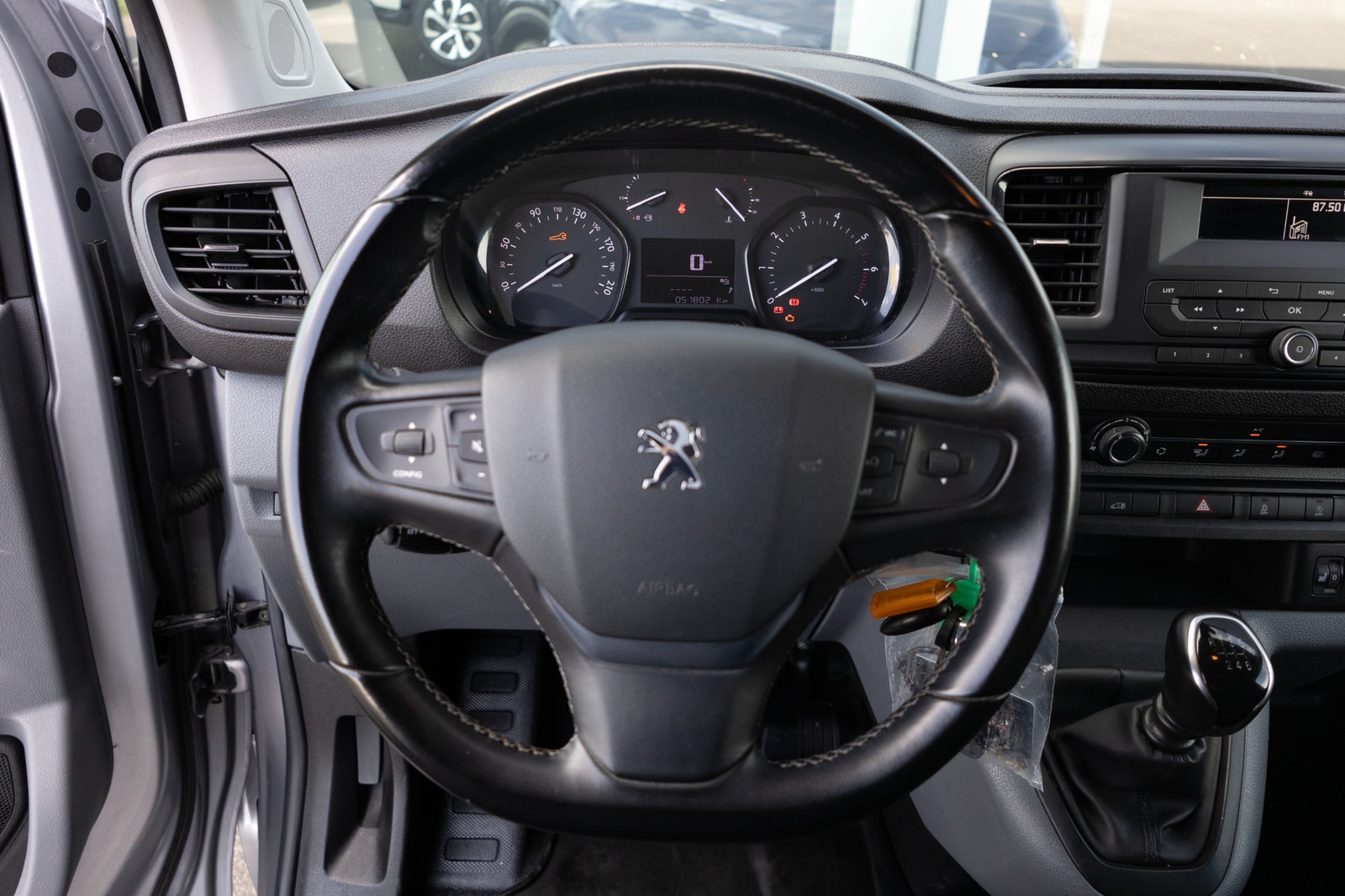 Peugeot Expert PRO L3 BlueHDi 120 hk 2.0L / 5.180 mil / 1 ägare / Moms 2021 - miniatyr 9
