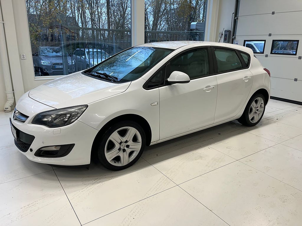Opel Astra 2013 - miniatyr 2