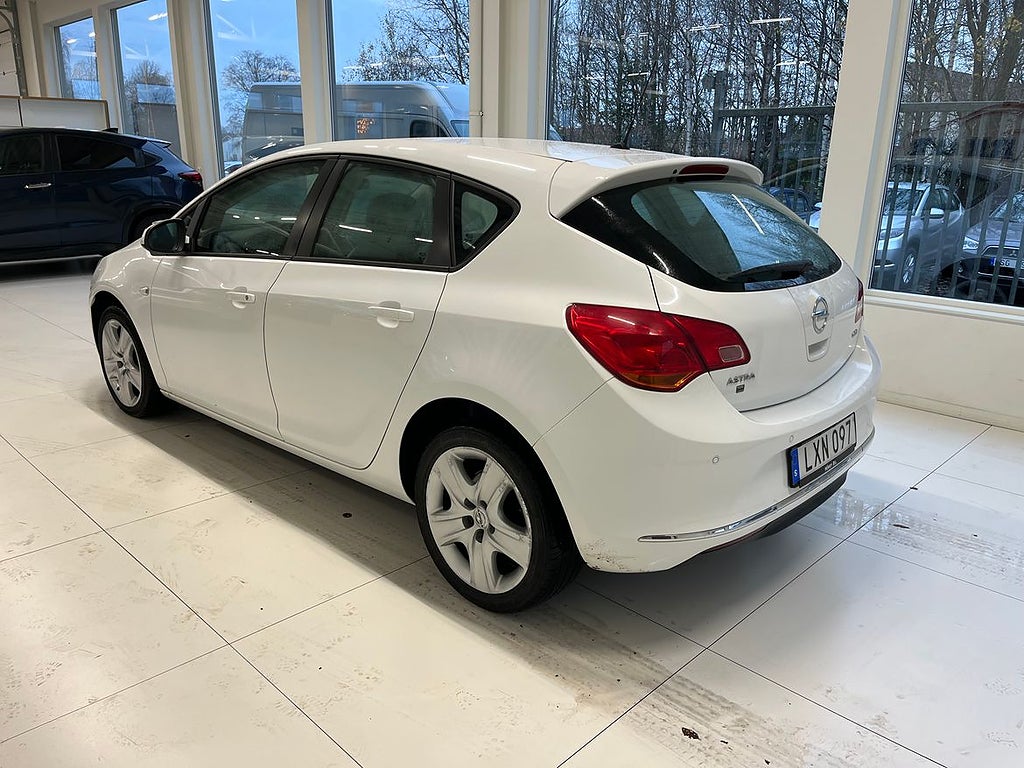 Opel Astra 2013 - miniatyr 3