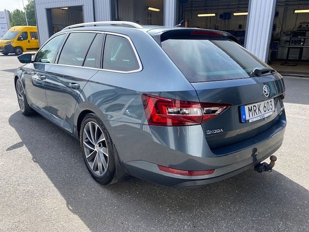 Skoda Superb 2018 - miniatyr 3