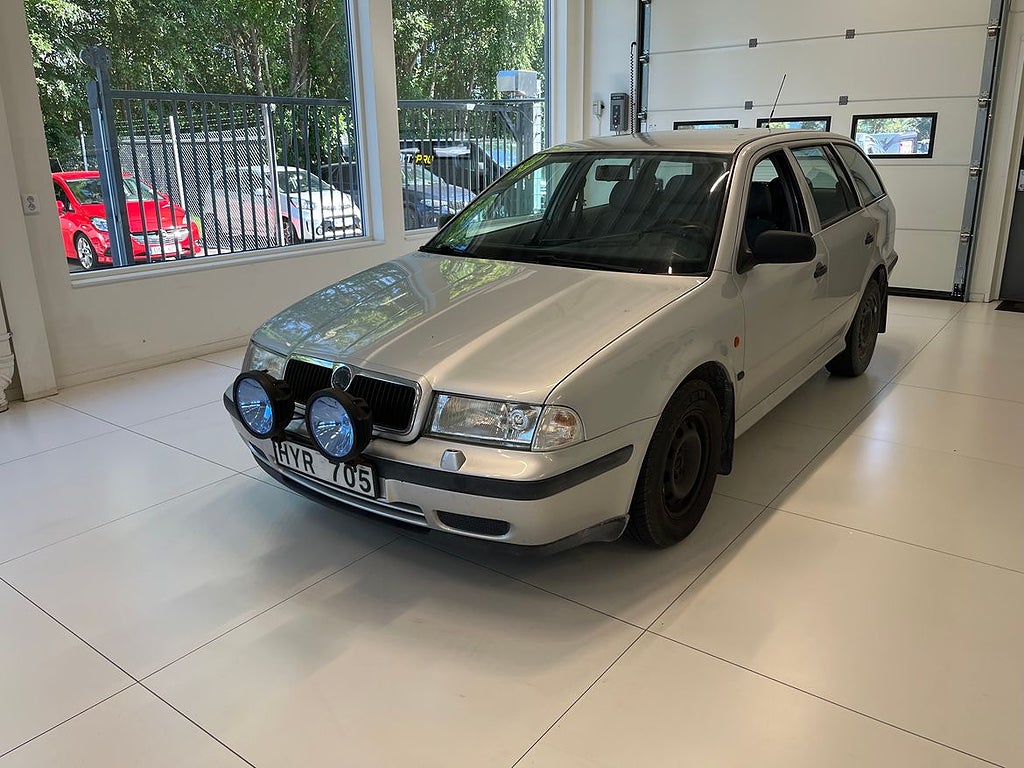 Skoda Octavia 1999 - miniatyr 2