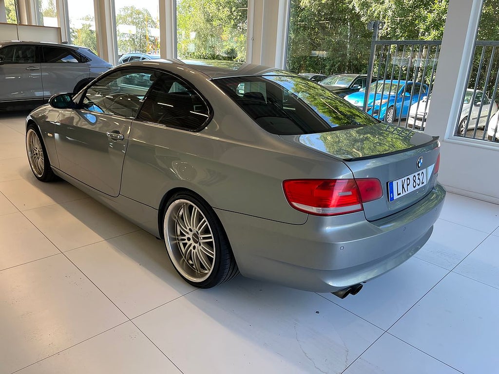 BMW 325i 2008 - miniatyr 3