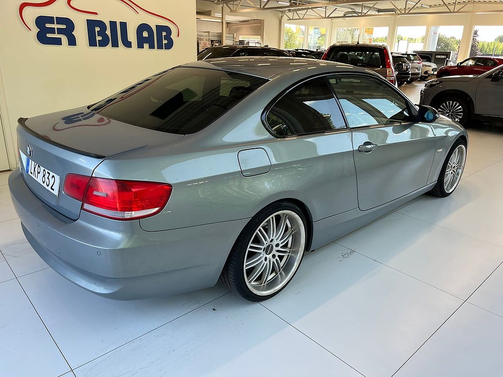 BMW 325i 2008 - miniatyr 4