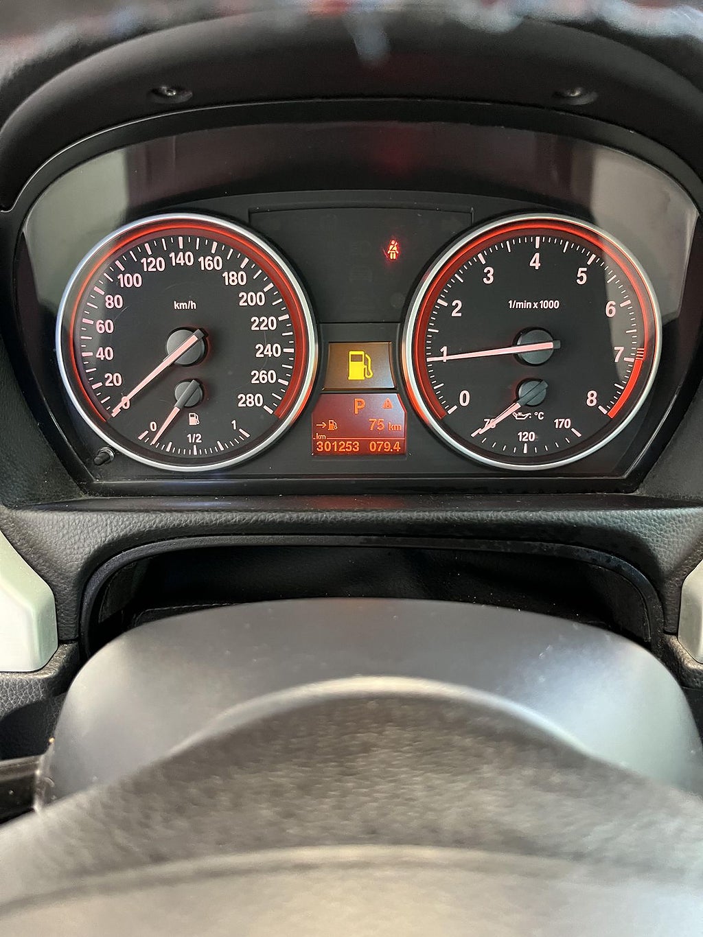 BMW 325i 2008 - miniatyr 6