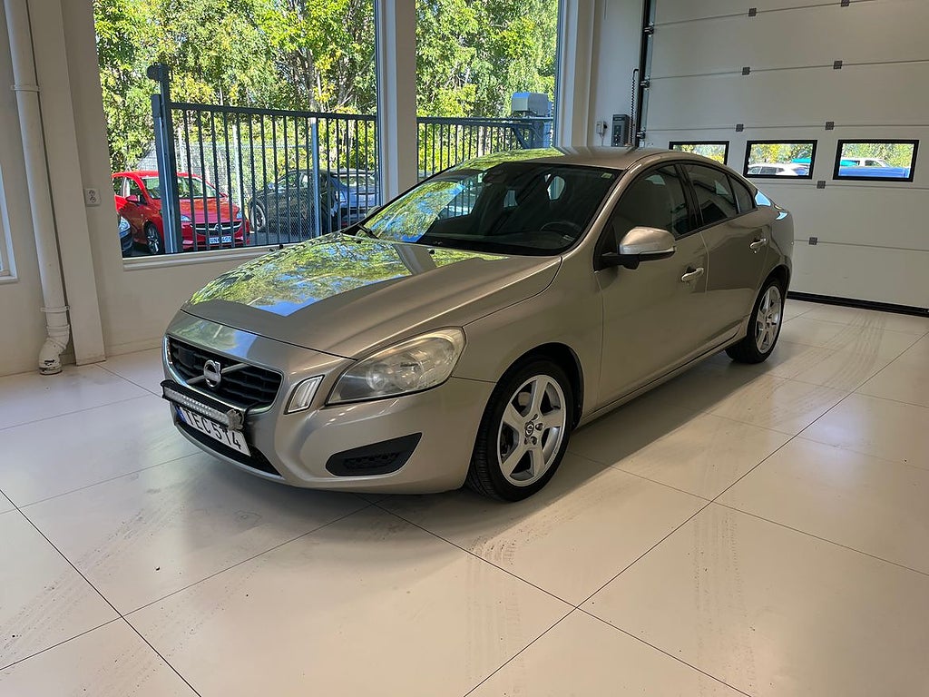 Volvo S60 2011 - miniatyr 2