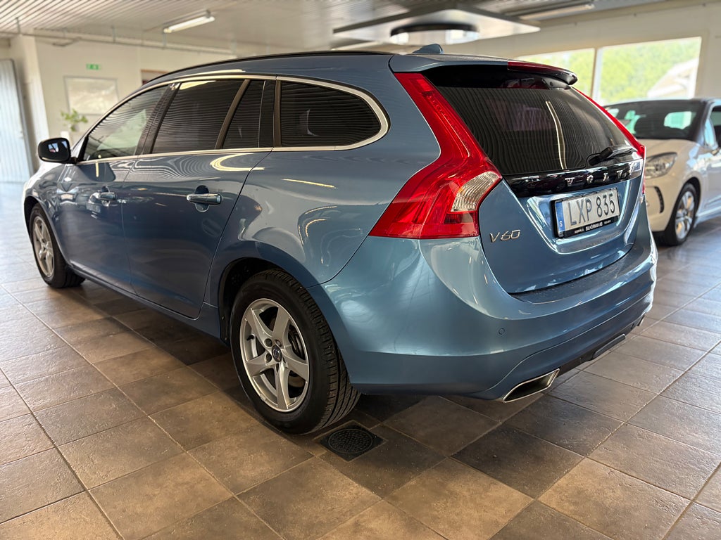 Volvo V60 2015 - miniatyr 2