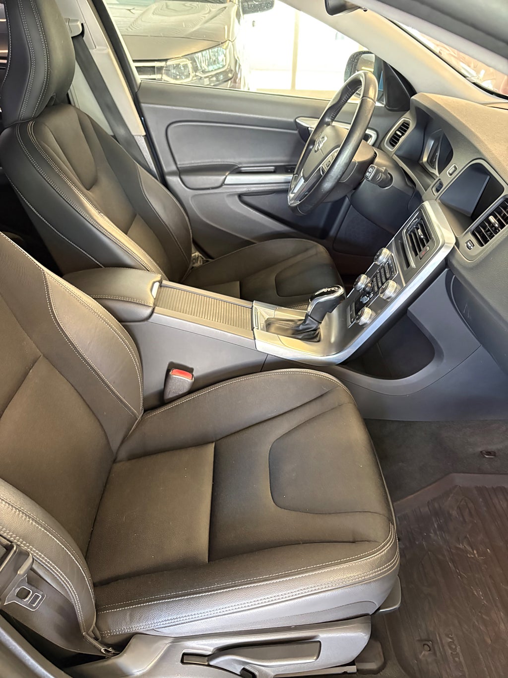 Volvo V60 2015 - miniatyr 4