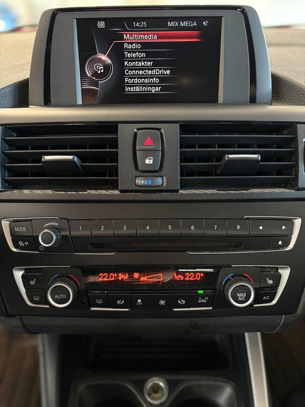 BMW 118d 2015 - miniatyr 11
