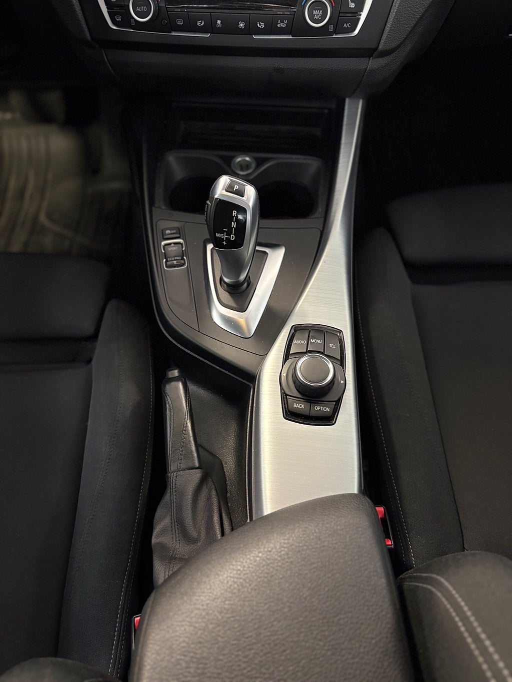BMW 118d 2015 - miniatyr 10