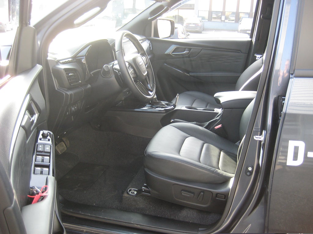 Isuzu D-Max XRX 2025 - miniatyr 8