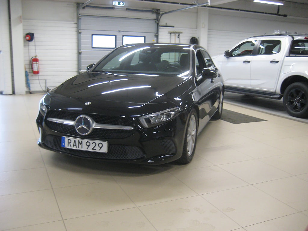 Mercedes-Benz A 2019 - bild 1 av 19