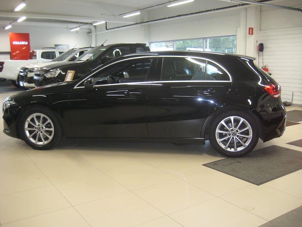 Mercedes-Benz A 2019 - miniatyr 2
