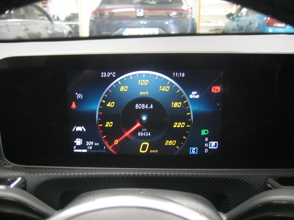 Mercedes-Benz A 2019 - miniatyr 12
