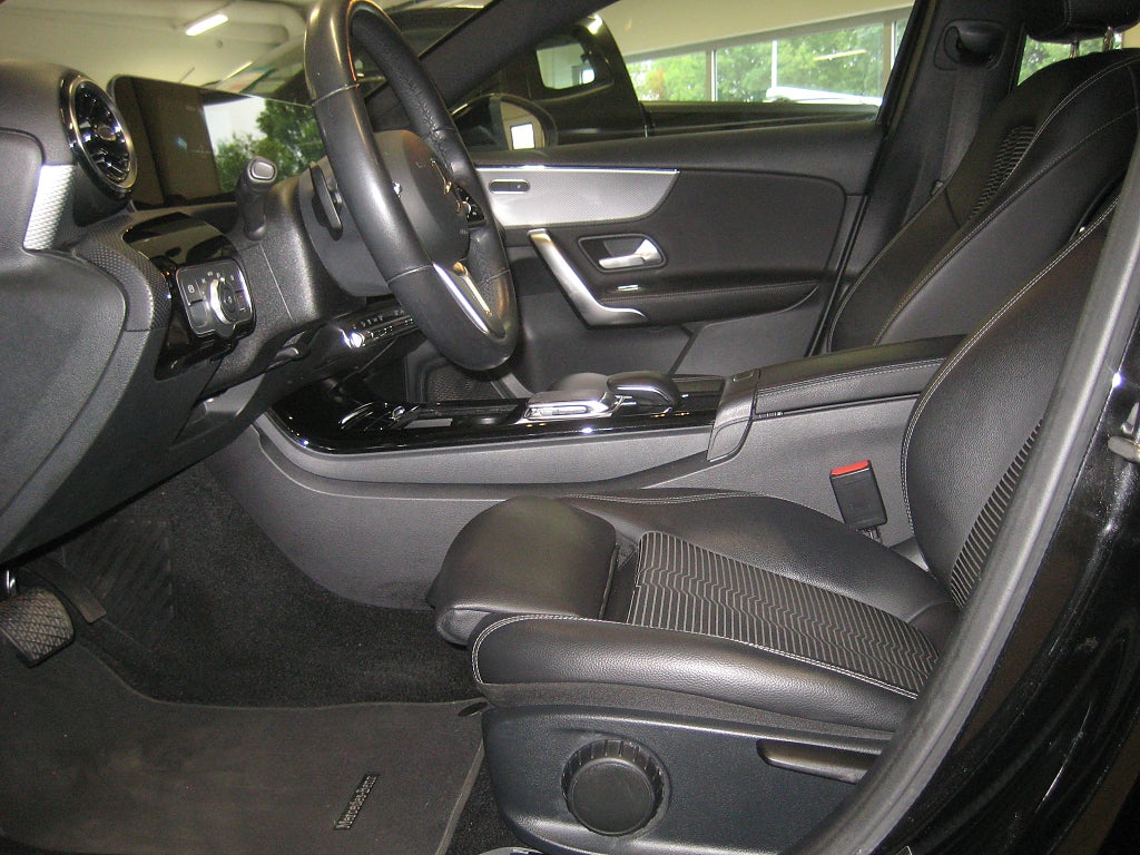 Mercedes-Benz A 2019 - miniatyr 13