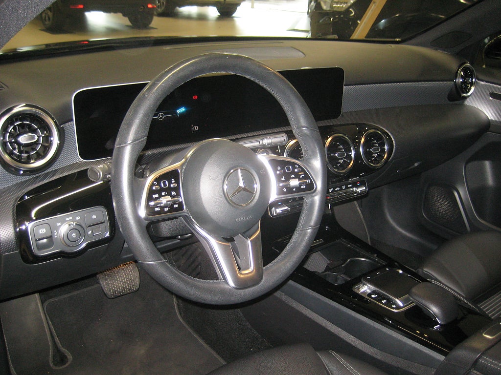 Mercedes-Benz A 2019 - miniatyr 15