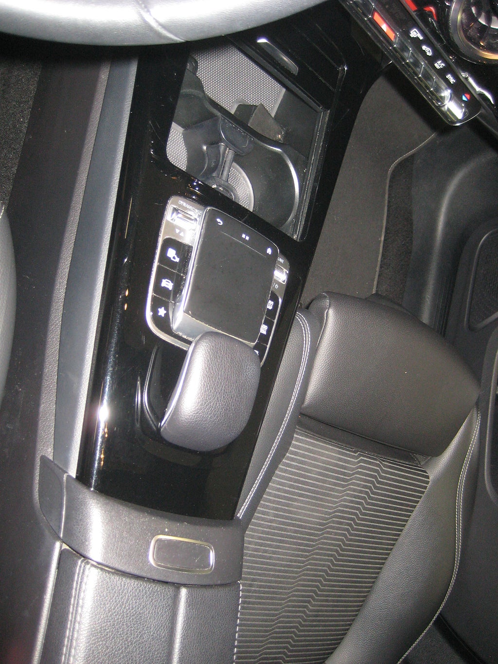 Mercedes-Benz A 2019 - miniatyr 16