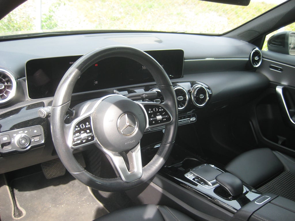 Mercedes-Benz A 2019 - miniatyr 6