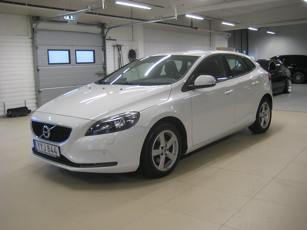 Volvo V40 2018 - bild 1 av 14