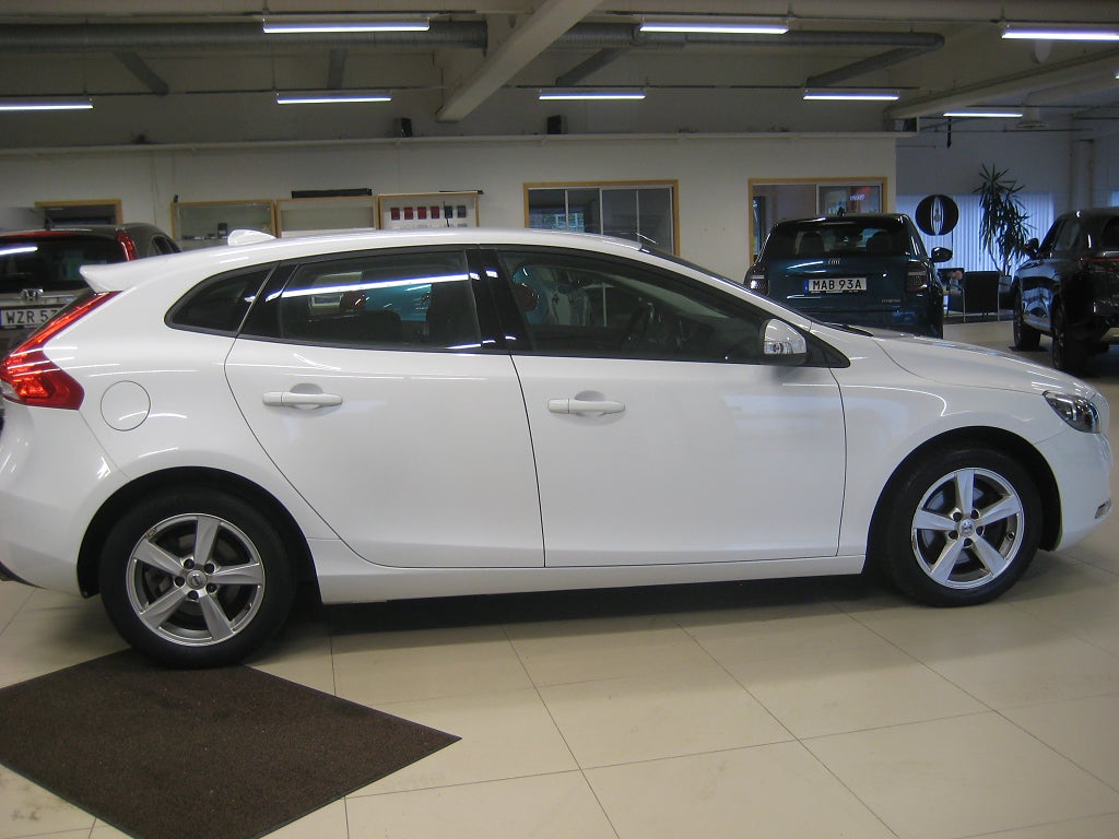 Volvo V40 2018 - miniatyr 6