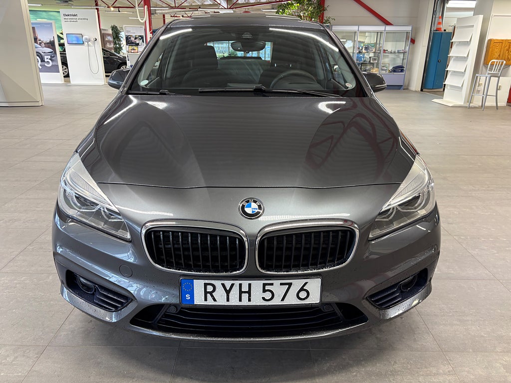 BMW 218d 2018 - miniatyr 8