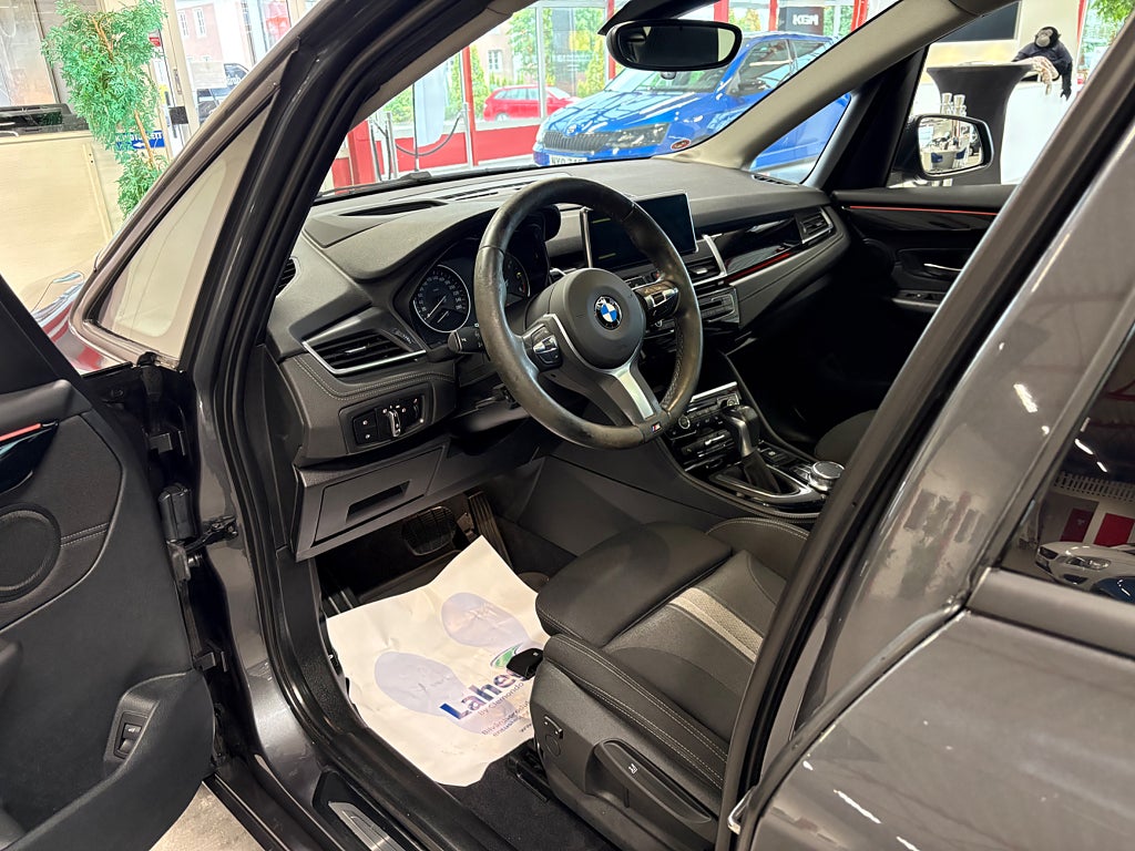 BMW 218d 2018 - miniatyr 9