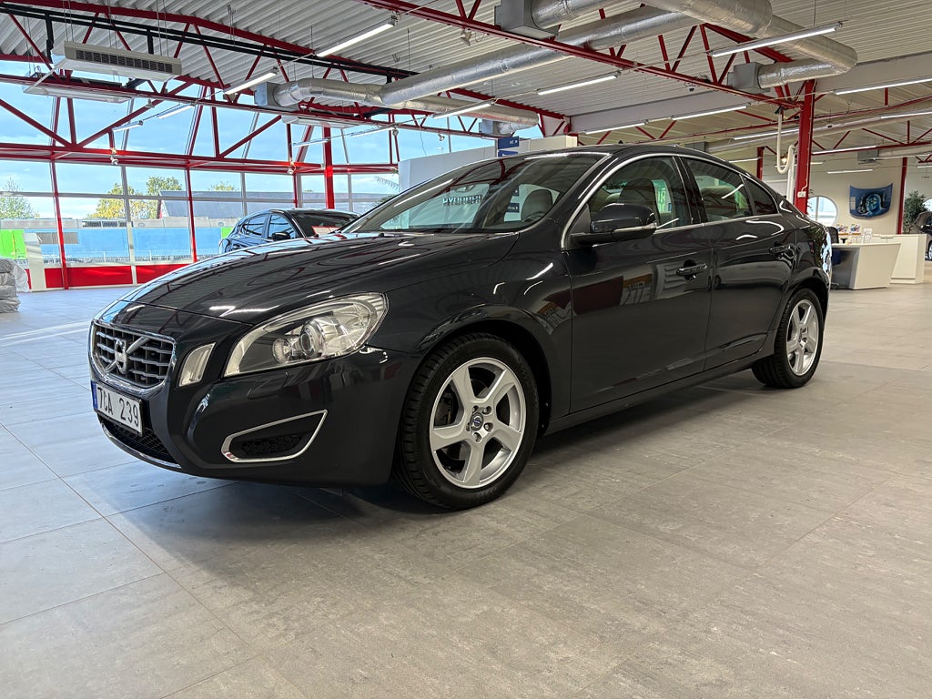 Volvo S60 2011 - bild 1 av 11