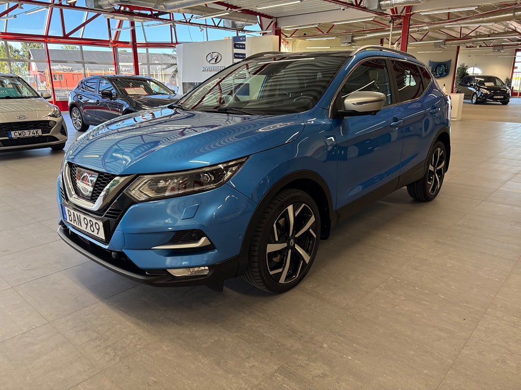 Nissan Qashqai 1.2 DIG-T Tekna+ Euro 6 v-hjul värmare panorama