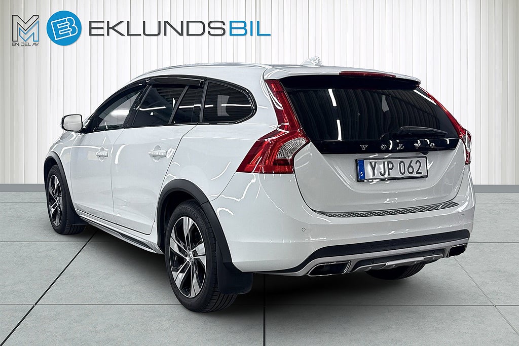 Volvo V60 Cross Country 2017 - miniatyr 4