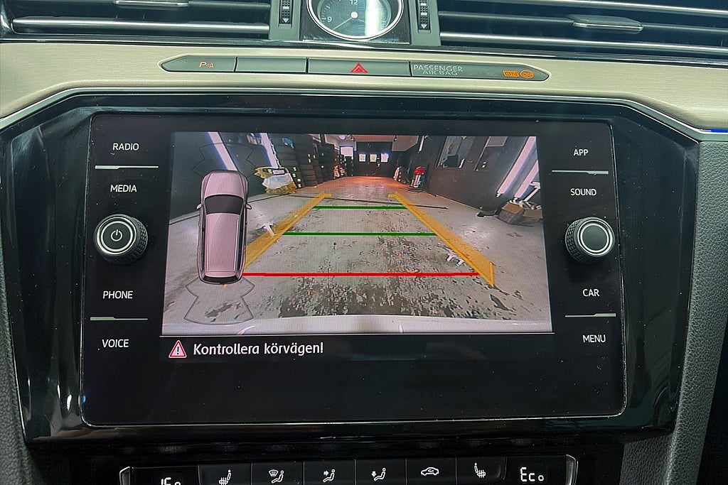 Volkswagen Passat 2018 - miniatyr 12